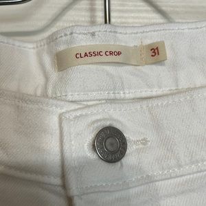 Levi’s Classic Cropped Jeans